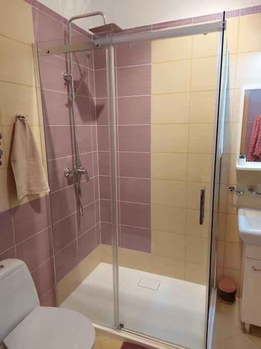 Homelyapartment Красков Екстериор снимка